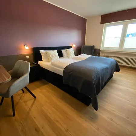 Schuetz 3* Τρίερ